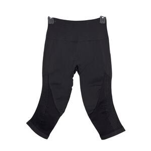 Lululemon Black Crop Leggings With Mesh Detailing Size 6
